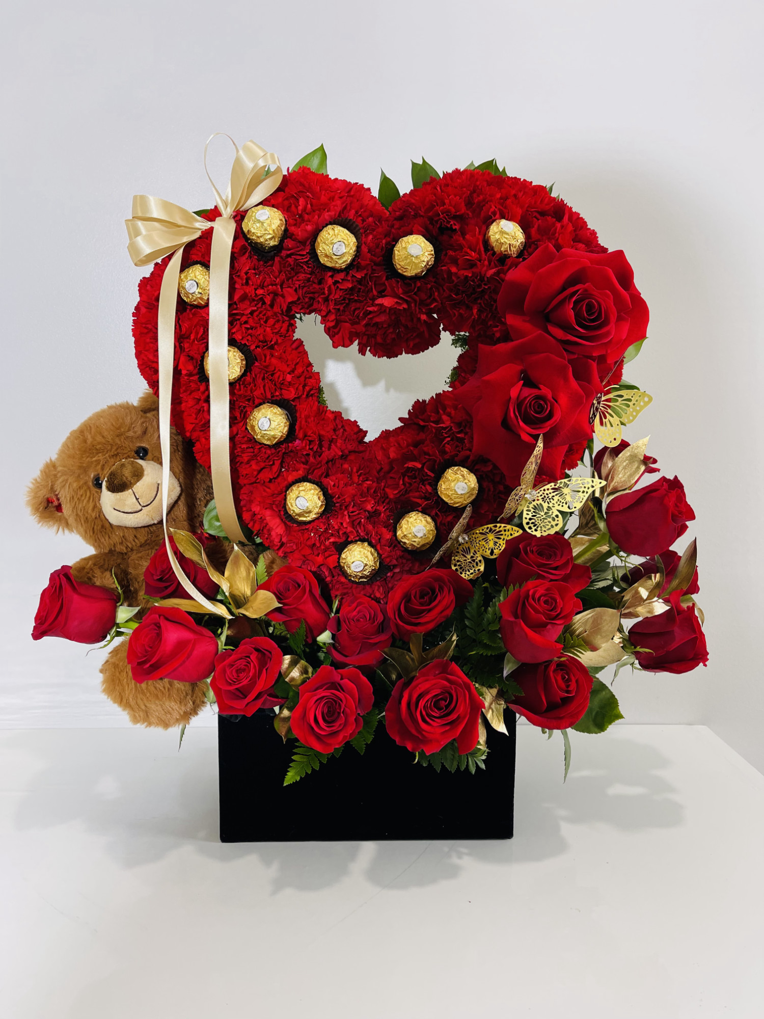 IMG_6277 comp RedRosesBox